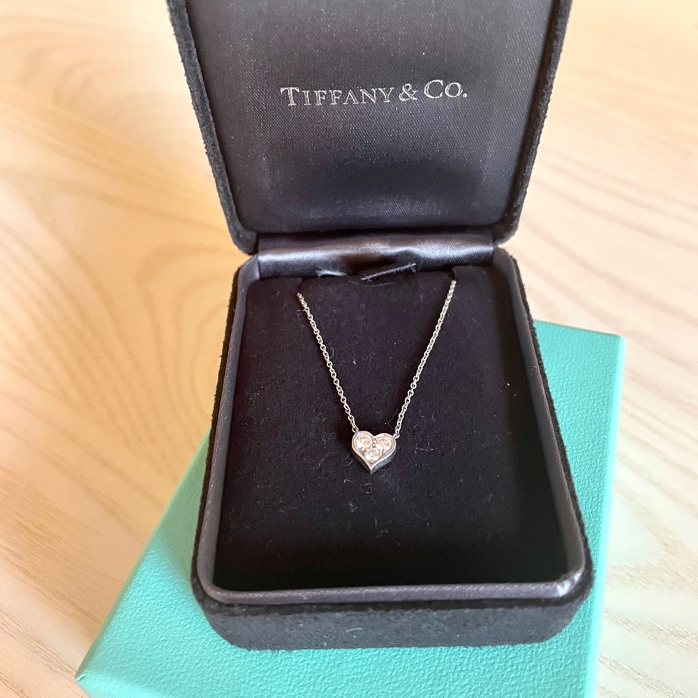 Tiffany and co diamond heart pendant, platinum